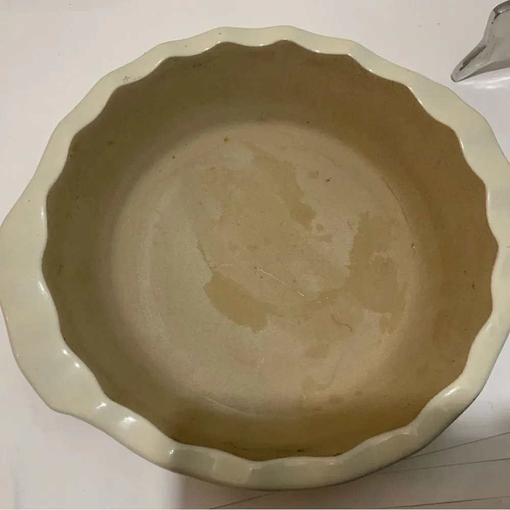 Pampered Chef Family Heritage New Traditions Stoneware Fluted Pie Plate Pan
